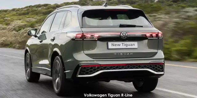 Vehicle Image for 6/10for Volkswagen Tiguan 2.0TSI R-Line 4Motion