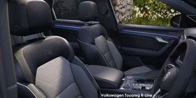 Vehicle Image for 8/10for Volkswagen Touareg V6 TDI R-Line